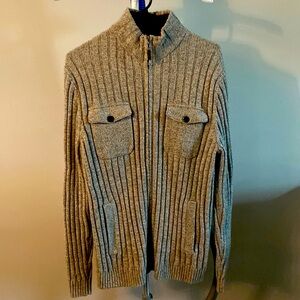 Warm Men’s Sweater with fur on the collar